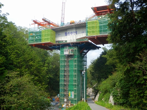 継続湿潤養生工法